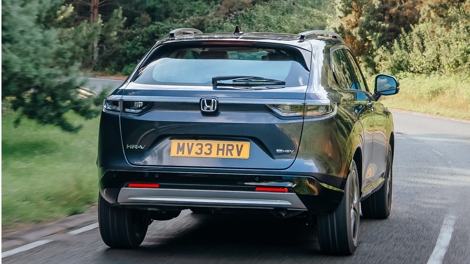 Σύμφωνα με τη Honda, στο HRV e:HEV τα 0-100χλμ./ ώρα θα έρχονται σε 10,6 δευτερόλεπτα ενώ η κατανάλωση θα είναι στα 5,4 λτ./100 χλμ.